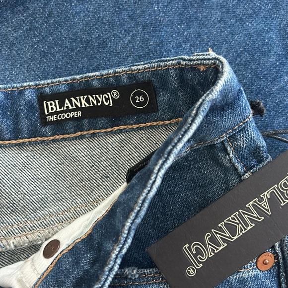 NWT Blank NYC The Cooper Straight Leg Jeans with Side Slit Size 26 - Picture 13 of 13